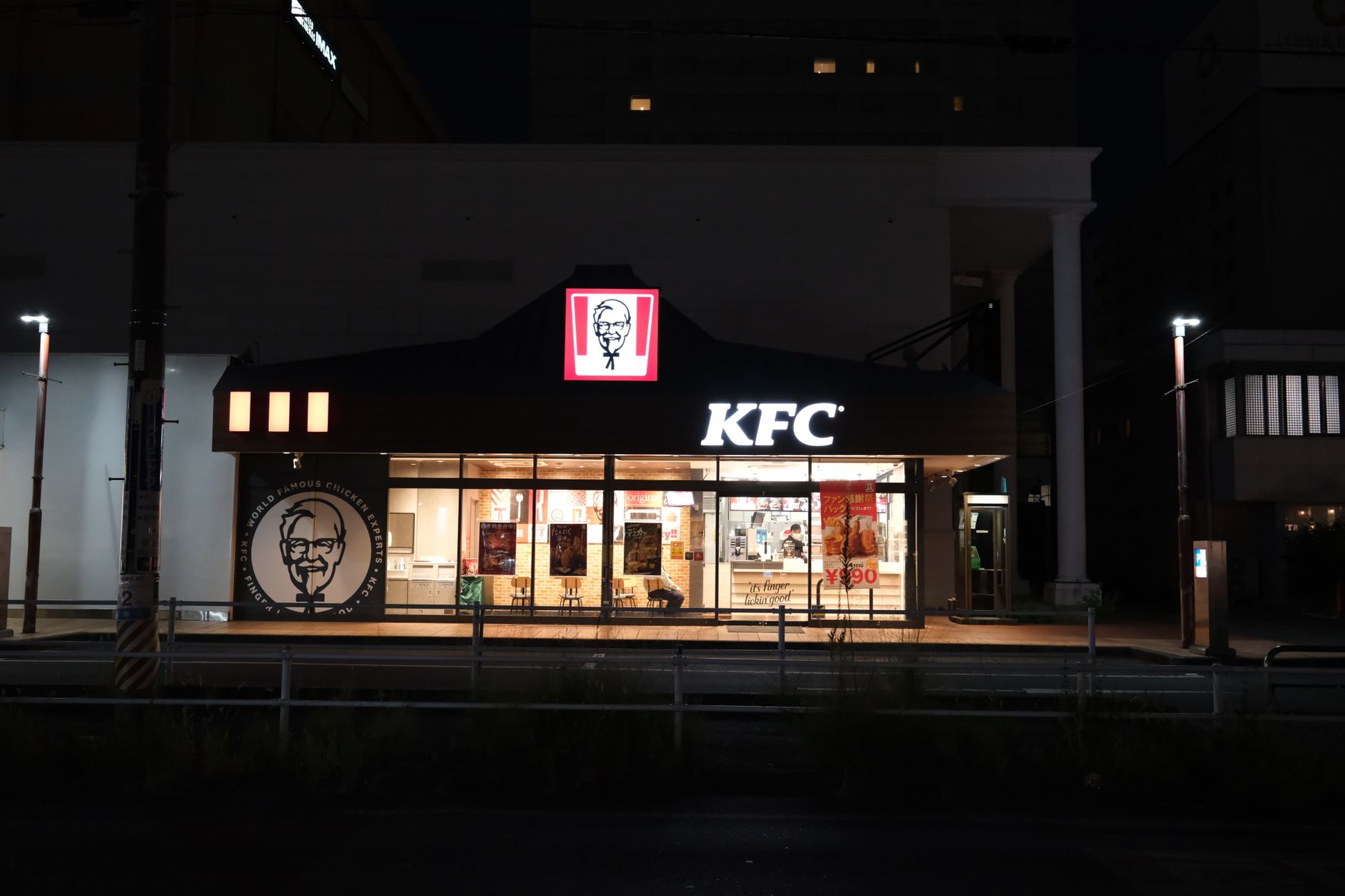 Dirty Bird, Flat Iron Chicken and the New Wave of UK Chicken Spots That Car Crews Are Queueing For in 2026